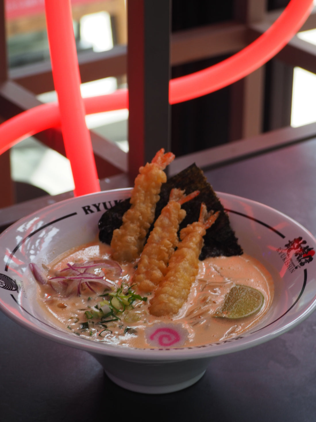¡Valencia se pone "Cyberpunk"! 🍜 Ryukishin llega a Gastroclick